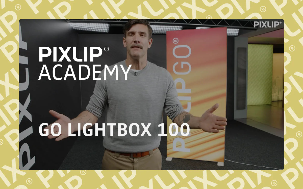PIXLIP Academy Video: Trainer im Studio erklärt den Aufbau der GO Lightbox 100 cm